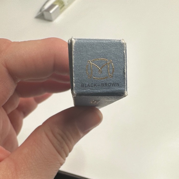 MERIT Brow 1980 Volumizing Pomade - minimalist beauty - Picture 7 of 9